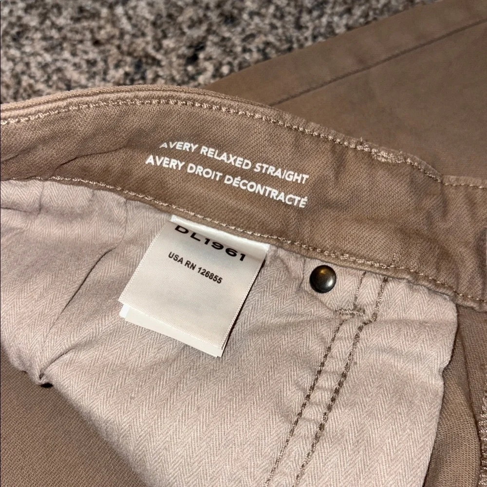 DL 1961 Avery Relaxed Straight in Desert Sand NWT 38/32